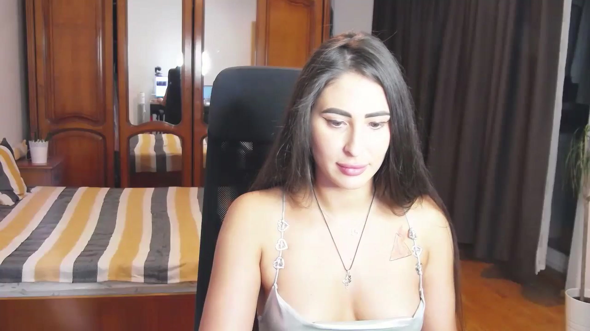 Gallery image thumbnail from MaraHari's myfreecams stream on, 06/01/2024, 19:53 image 4 of 20