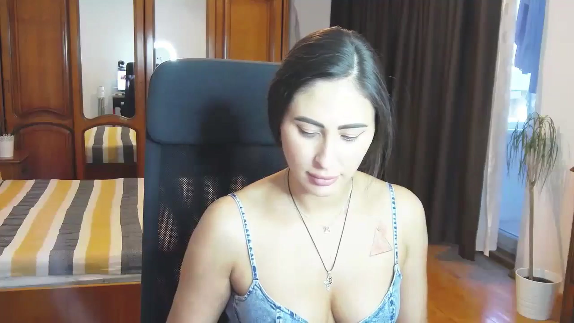 Gallery image thumbnail from MaraHari's myfreecams stream on, 06/02/2024, 18:07 image 8 of 20