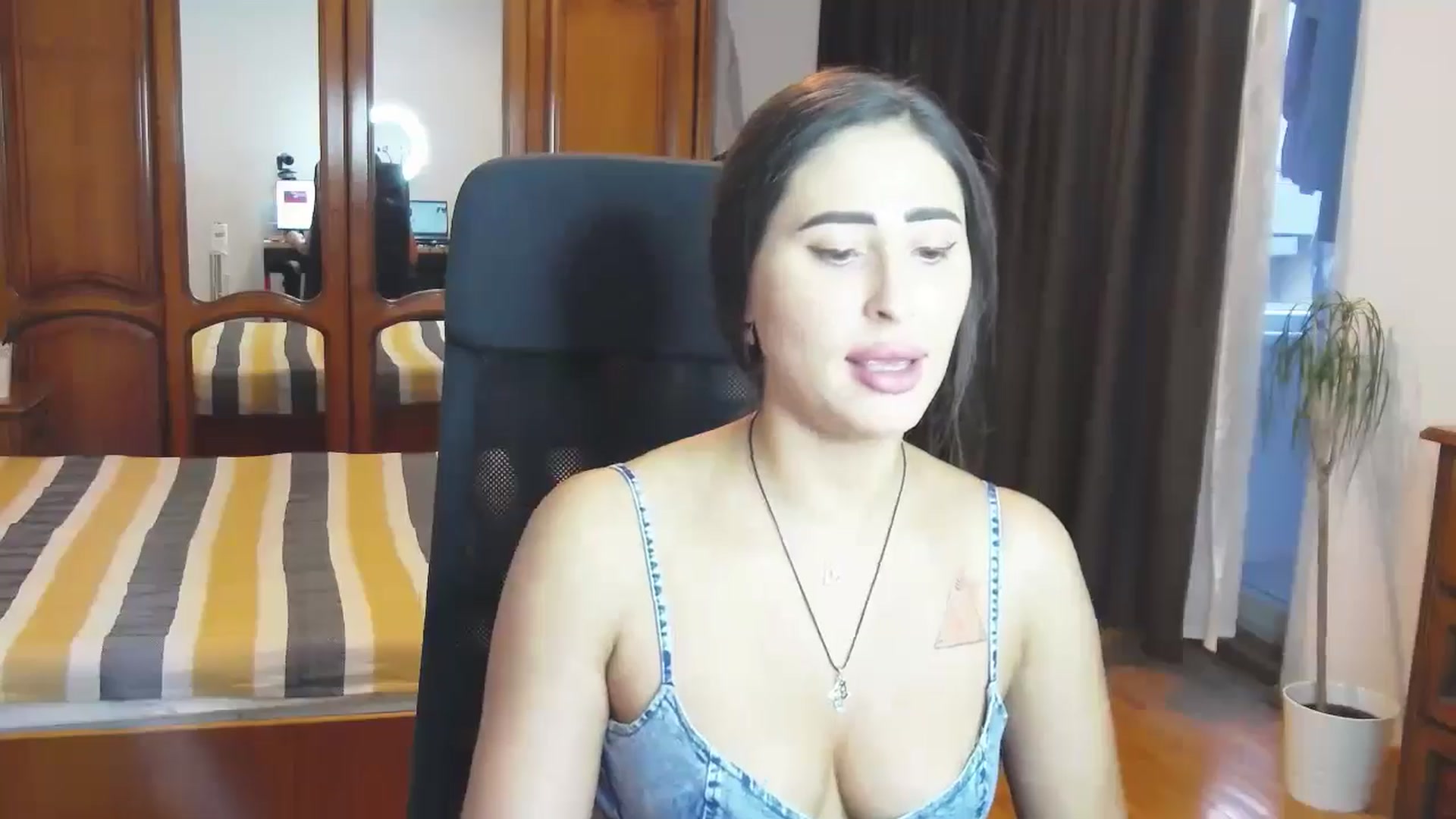 Gallery image thumbnail from MaraHari's myfreecams stream on, 06/02/2024, 18:07 image 16 of 20
