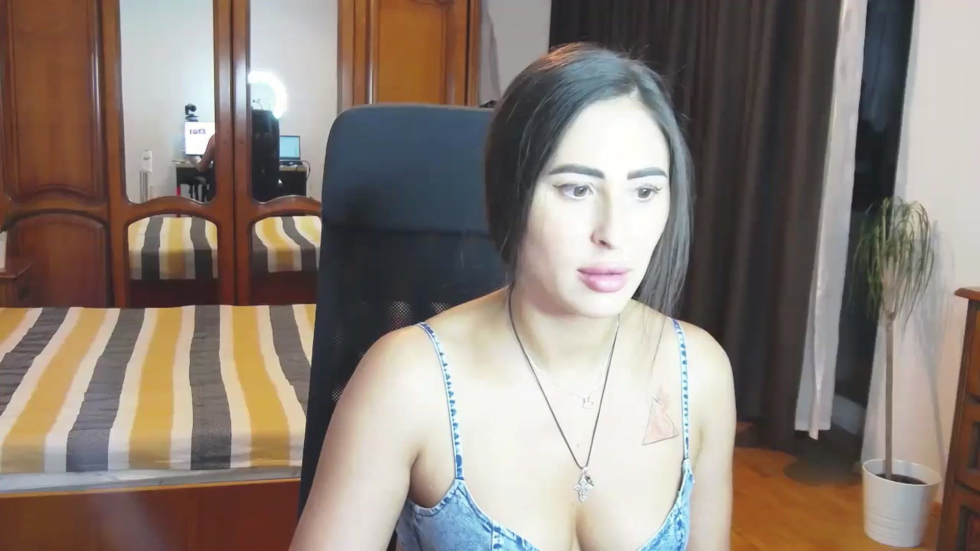 Gallery image thumbnail from MaraHari's myfreecams stream on, 06/02/2024, 20:27 image 8 of 20