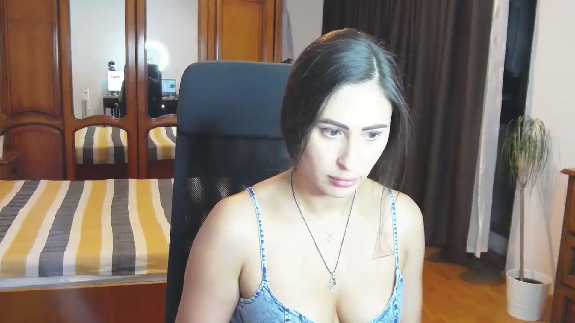 Gallery image thumbnail from MaraHari's myfreecams stream on, 06/02/2024, 20:27 image 17 of 20