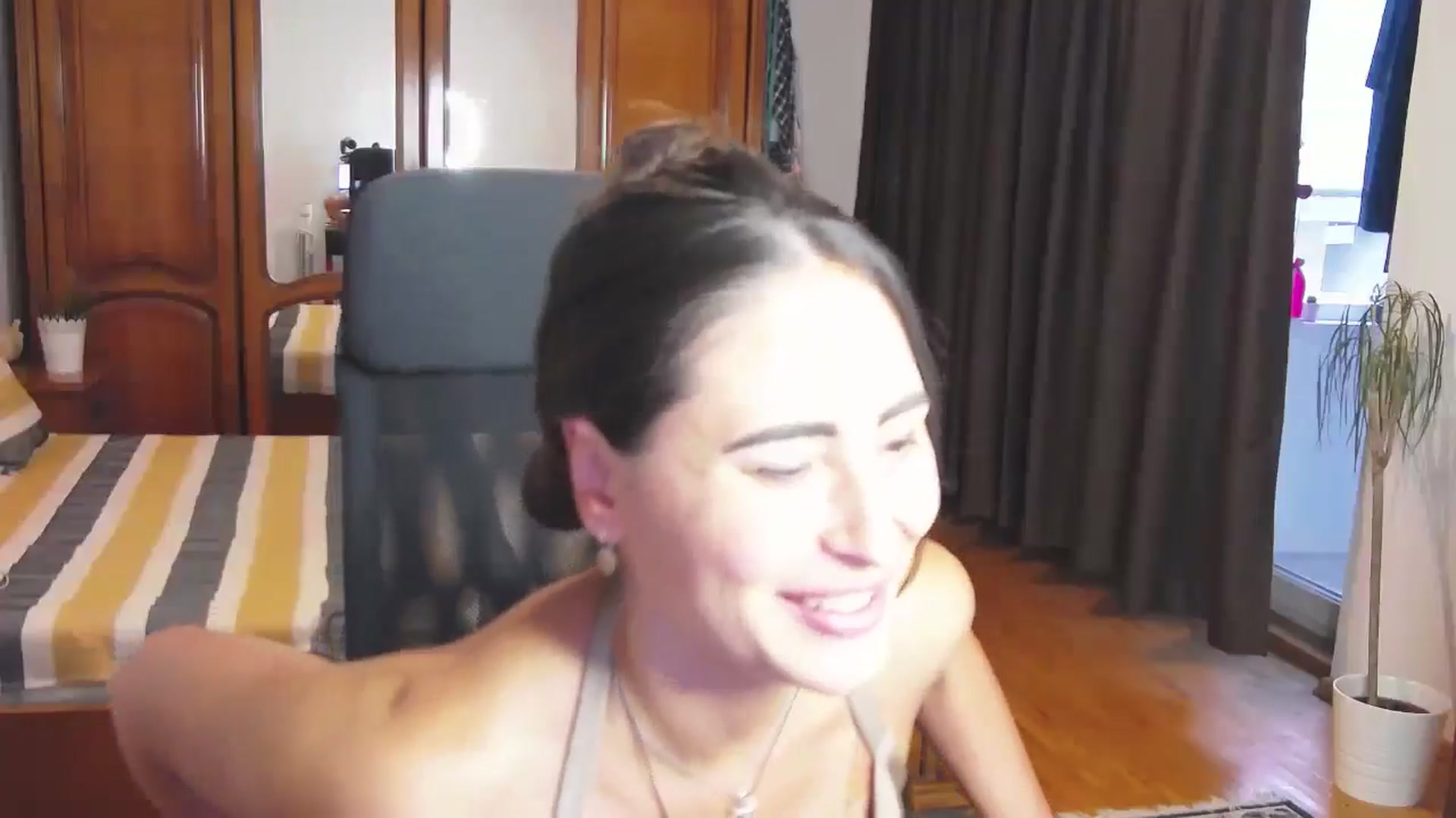 Gallery image thumbnail from MaraHari's myfreecams stream on, 06/07/2024, 17:34 image 15 of 20