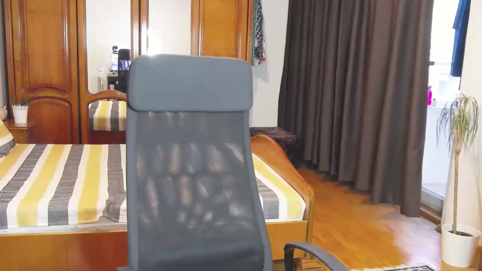Gallery image thumbnail from MaraHari's myfreecams stream on, 06/07/2024, 17:34 image 14 of 20