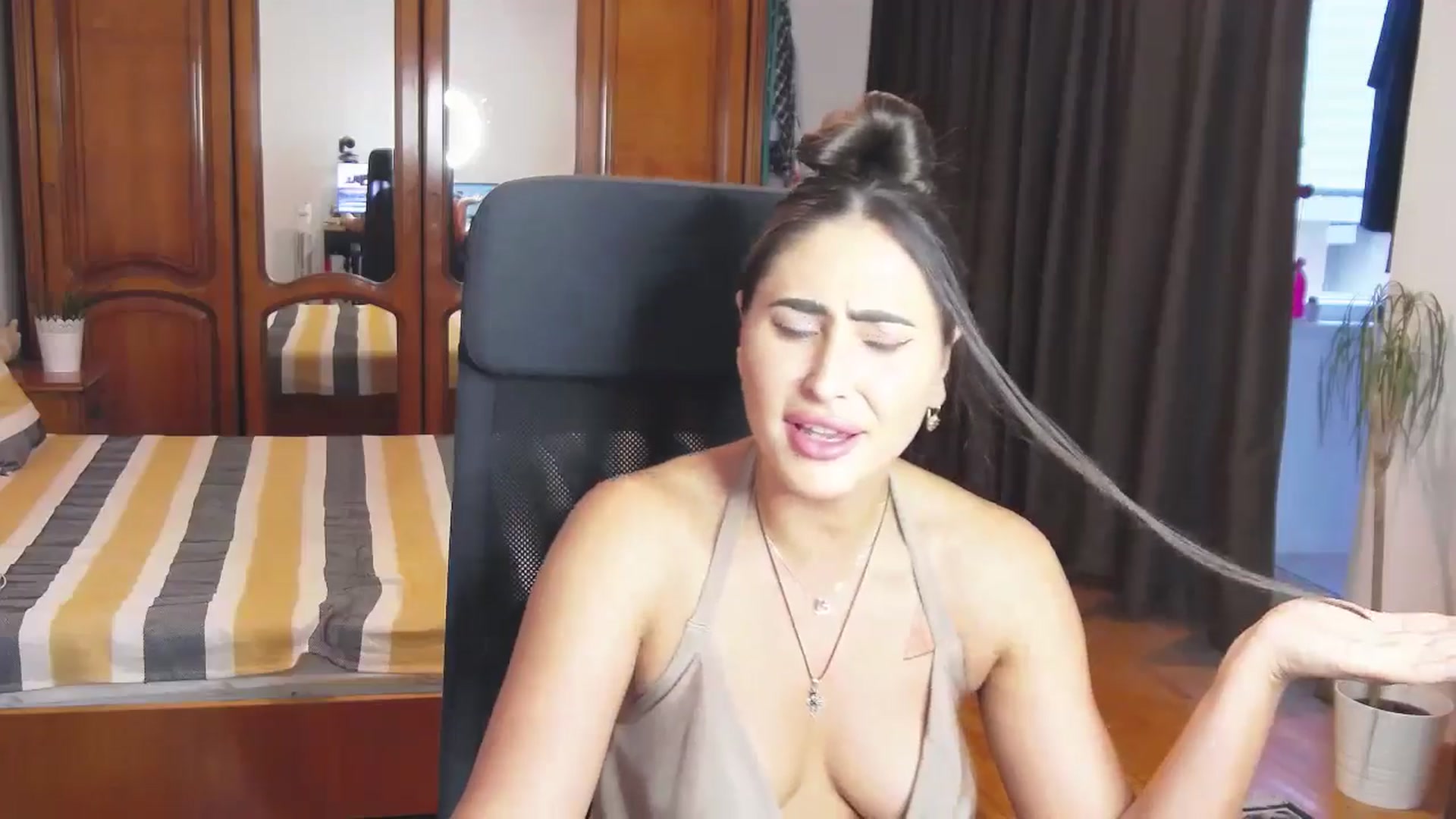 Gallery image thumbnail from MaraHari's myfreecams stream on, 06/07/2024, 17:34 image 19 of 20