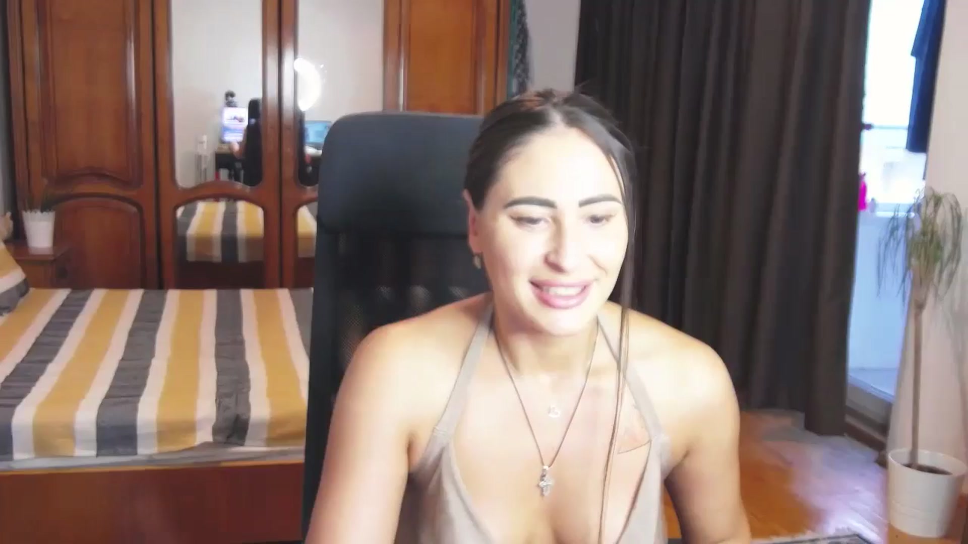 Gallery image thumbnail from MaraHari's myfreecams stream on, 06/07/2024, 17:34 image 9 of 20