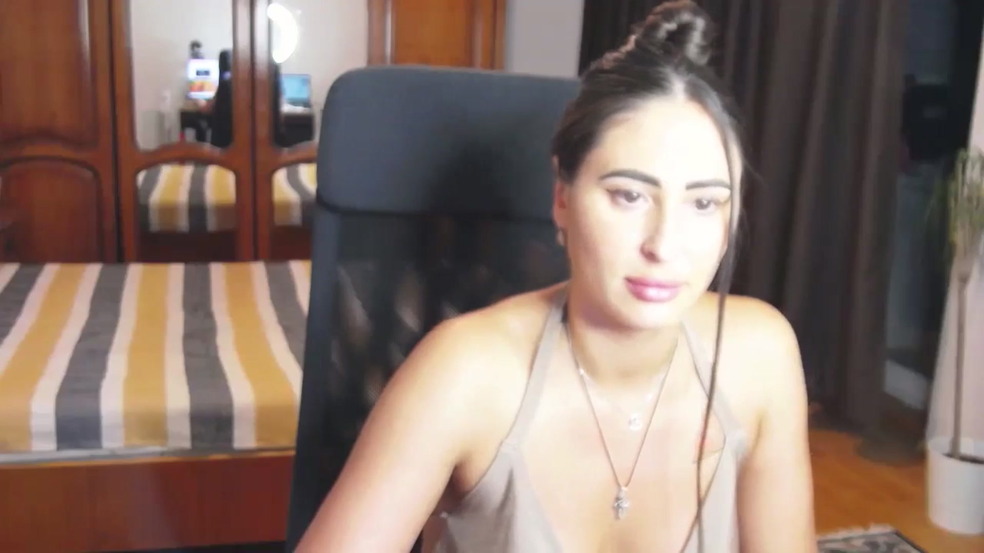 Gallery image thumbnail from MaraHari's myfreecams stream on, 06/07/2024, 19:57 image 7 of 20