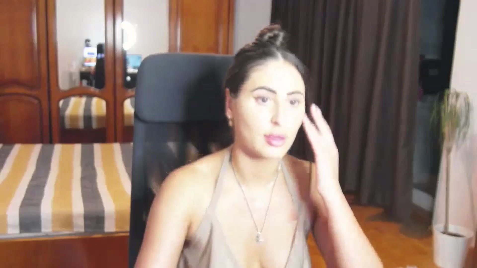 Gallery image thumbnail from MaraHari's myfreecams stream on, 06/07/2024, 19:57 image 13 of 20