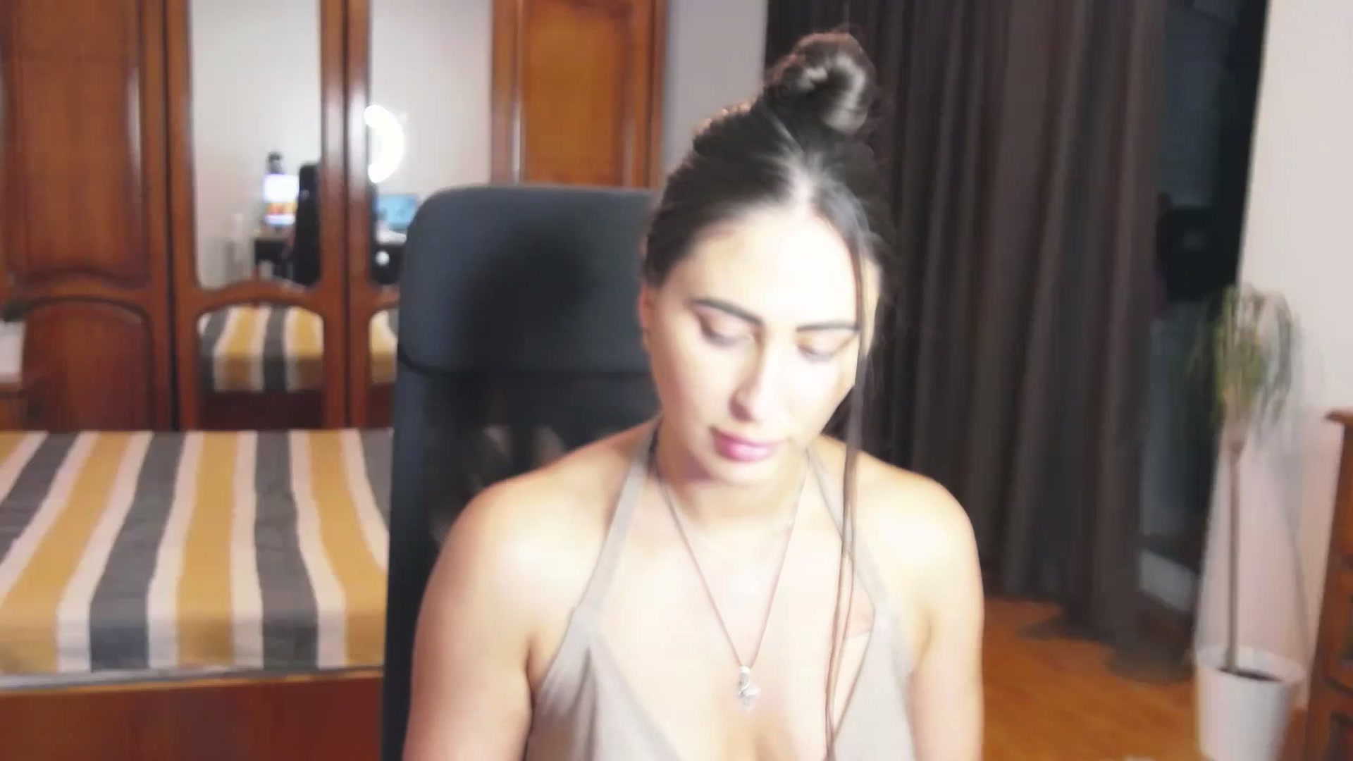 Gallery image thumbnail from MaraHari's myfreecams stream on, 06/07/2024, 19:57 image 11 of 20