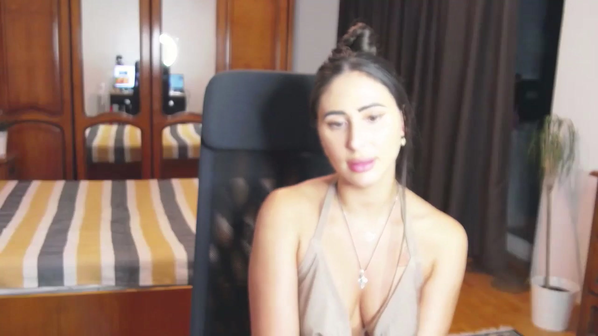 Gallery image thumbnail from MaraHari's myfreecams stream on, 06/07/2024, 19:57 image 15 of 20