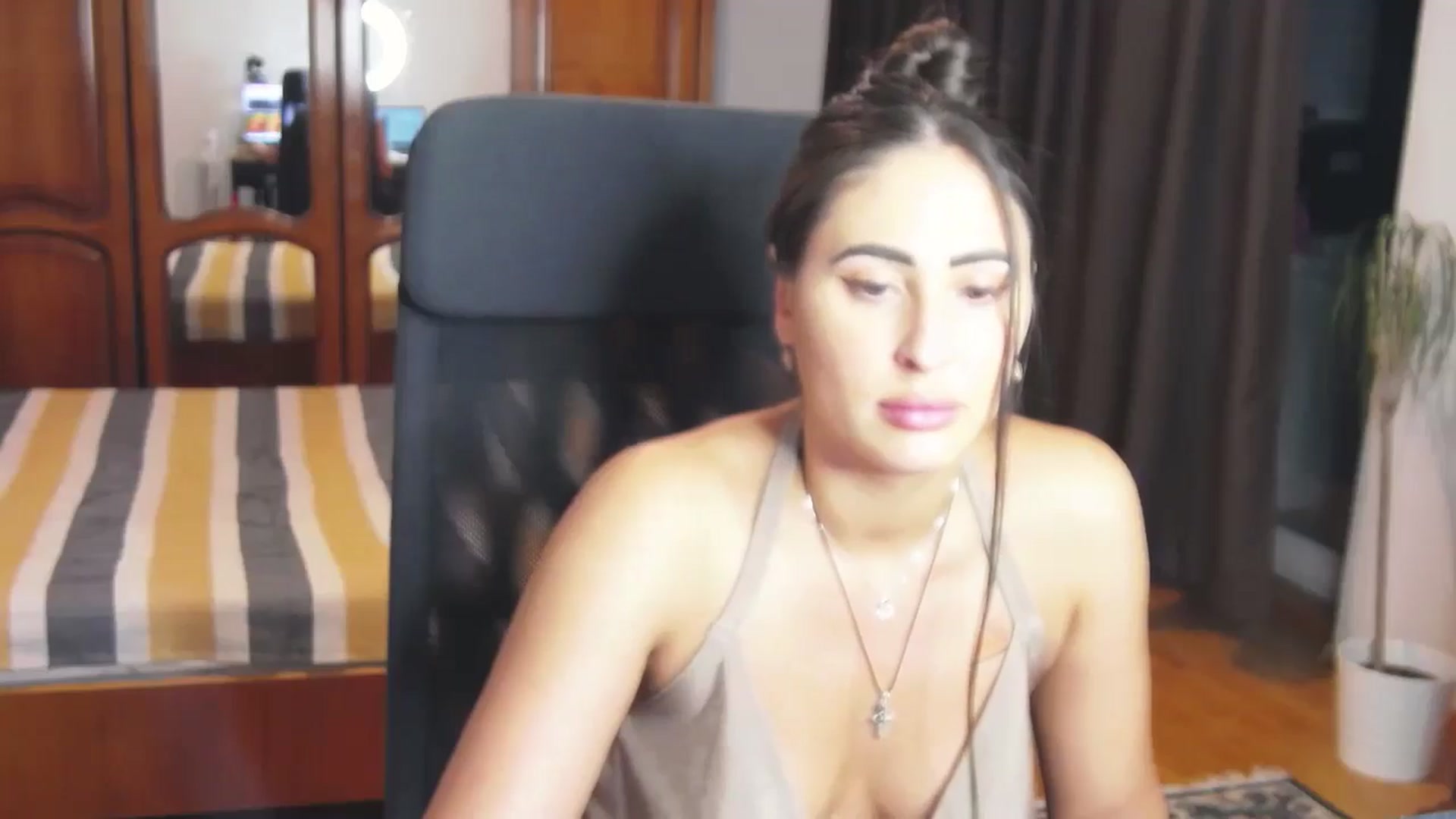 Gallery image thumbnail from MaraHari's myfreecams stream on, 06/07/2024, 19:57 image 8 of 20
