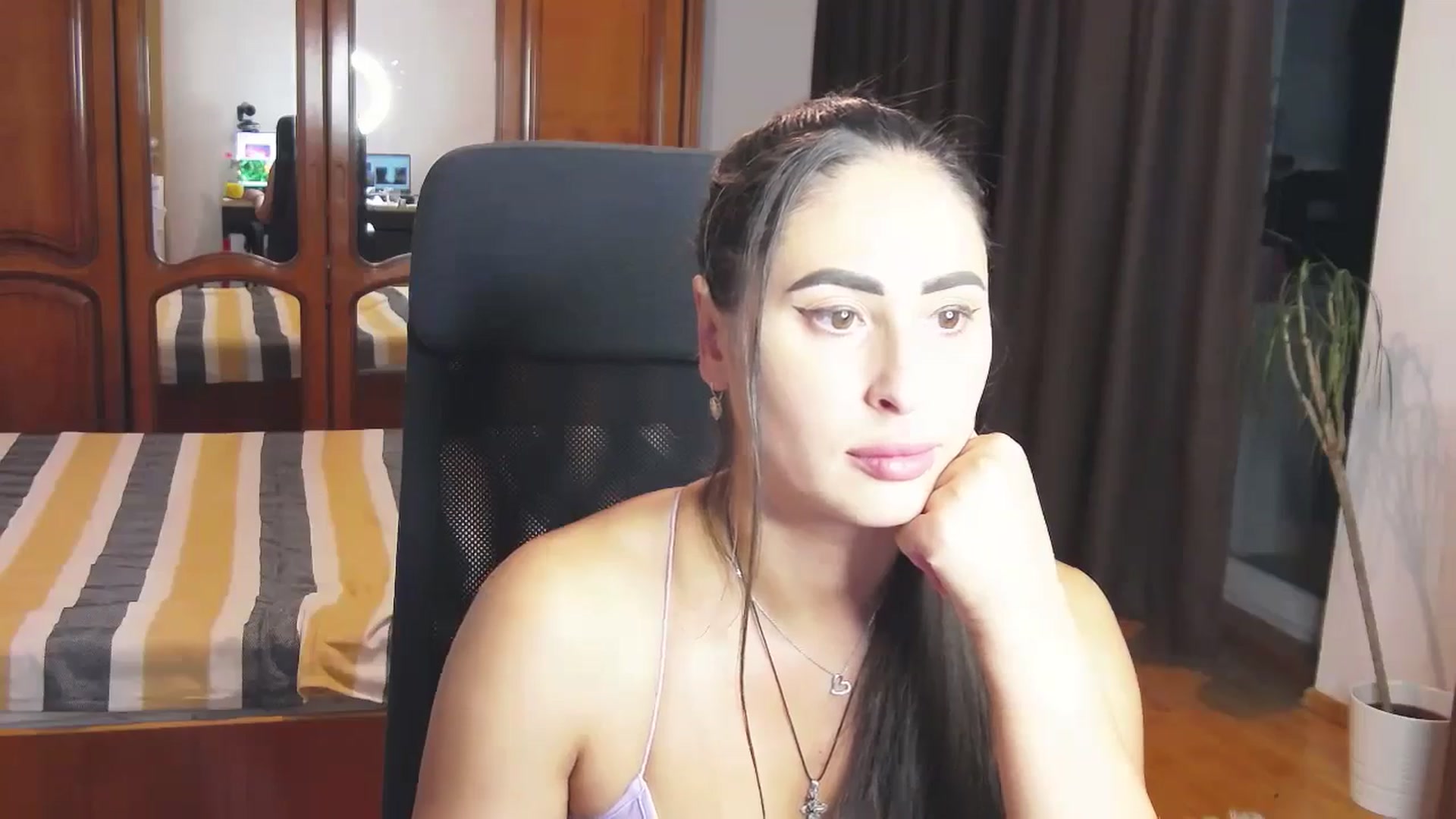 Gallery image thumbnail from MaraHari's myfreecams stream on, 06/08/2024, 20:18 image 13 of 20