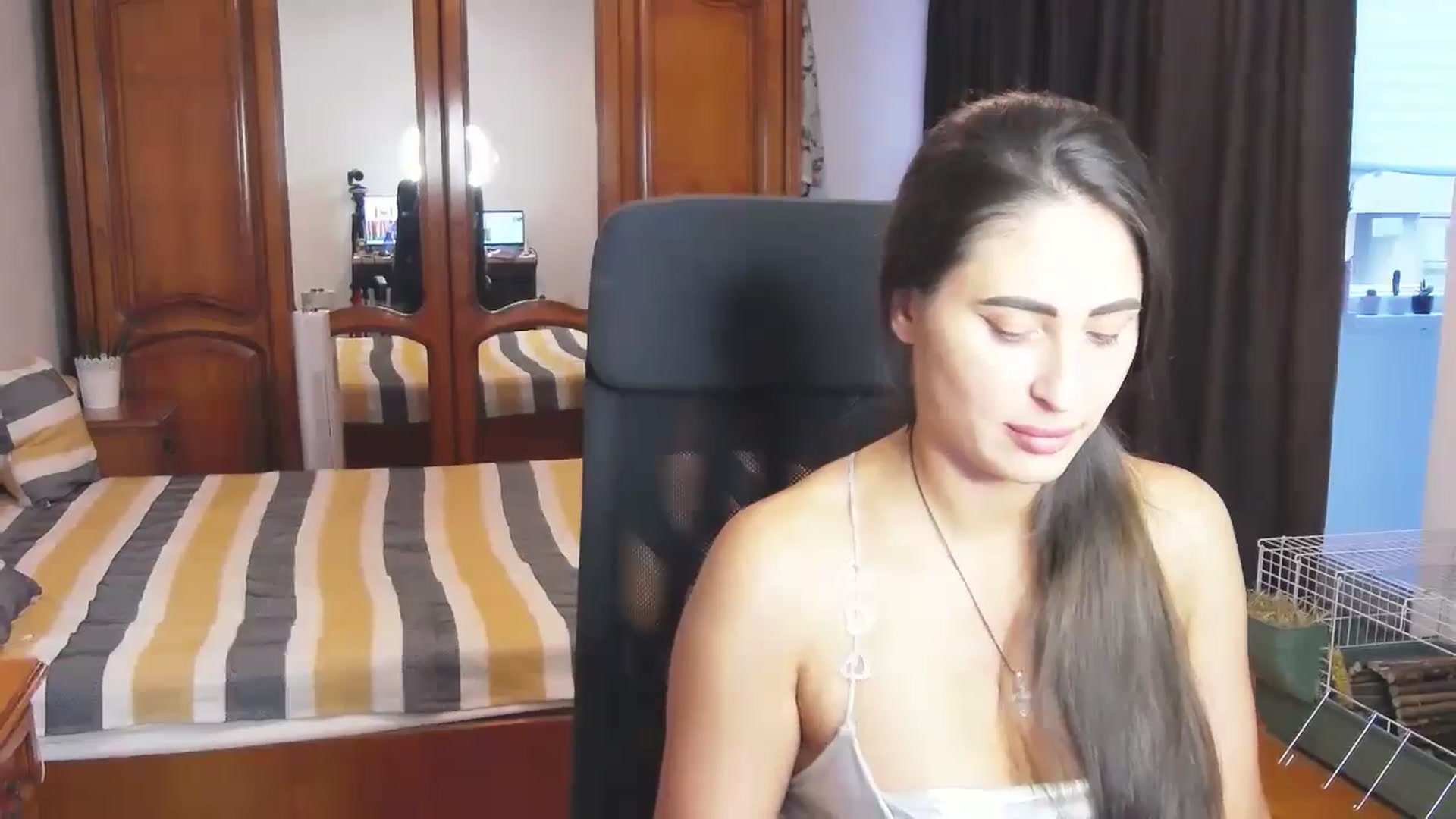 Gallery image thumbnail from MaraHari's myfreecams stream on, 06/16/2024, 19:46 image 5 of 20