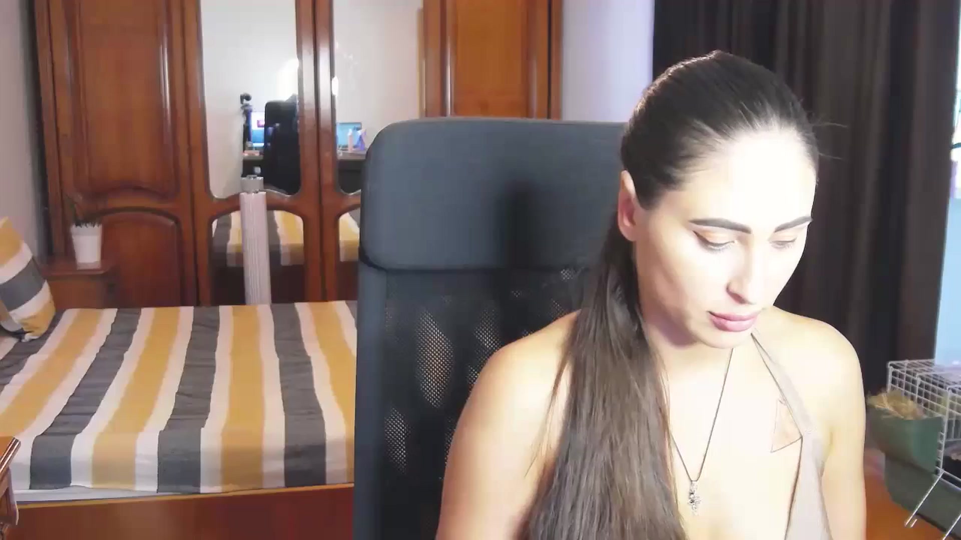 Gallery image thumbnail from MaraHari's myfreecams stream on, 06/21/2024, 19:31 image 1 of 20