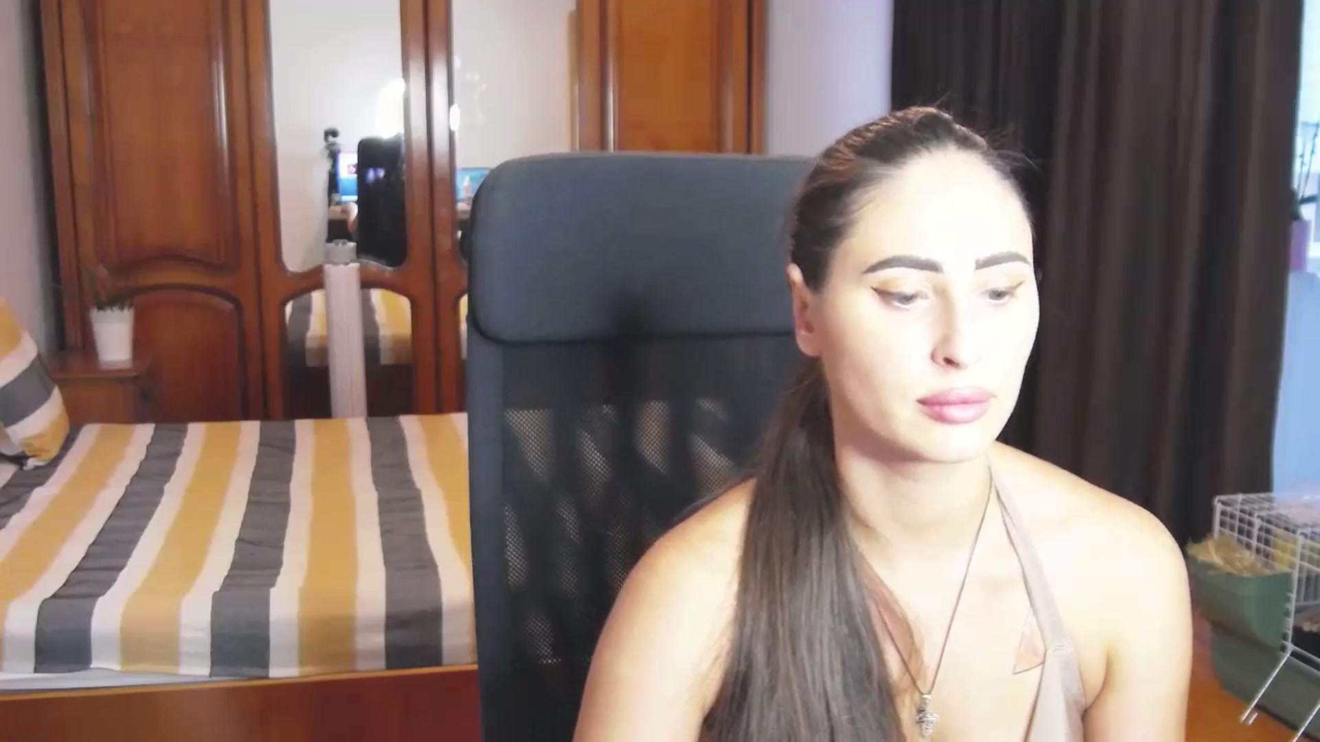 Gallery image thumbnail from MaraHari's myfreecams stream on, 06/21/2024, 19:31 image 8 of 20