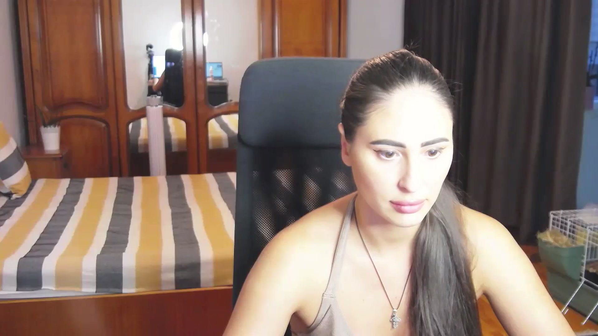 Gallery image thumbnail from MaraHari's myfreecams stream on, 06/21/2024, 19:31 image 13 of 20