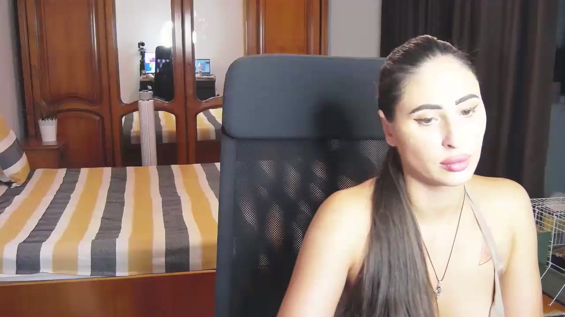 Gallery image thumbnail from MaraHari's myfreecams stream on, 06/21/2024, 19:31 image 20 of 20