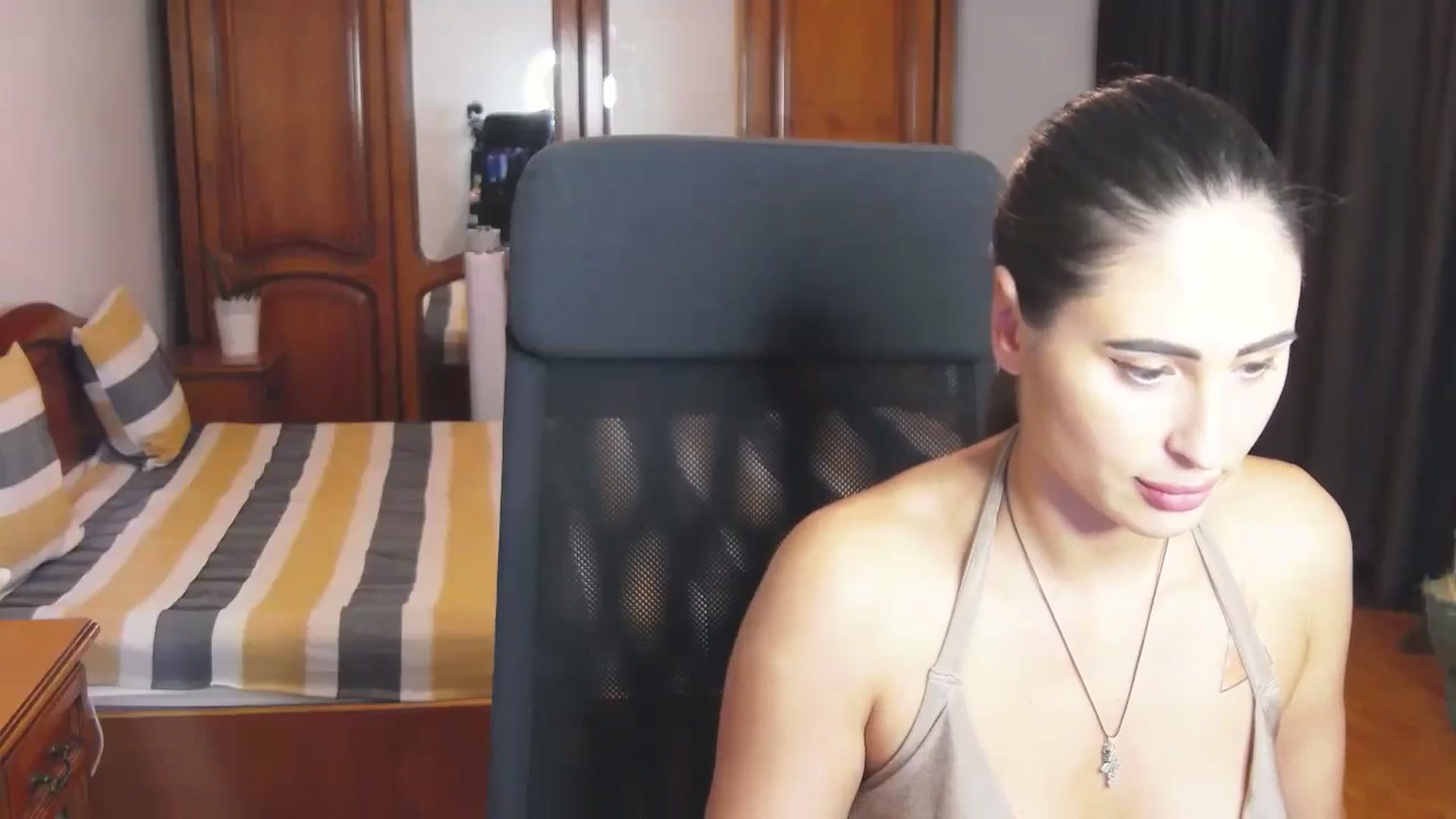 Gallery image thumbnail from MaraHari's myfreecams stream on, 06/21/2024, 20:01 image 4 of 20