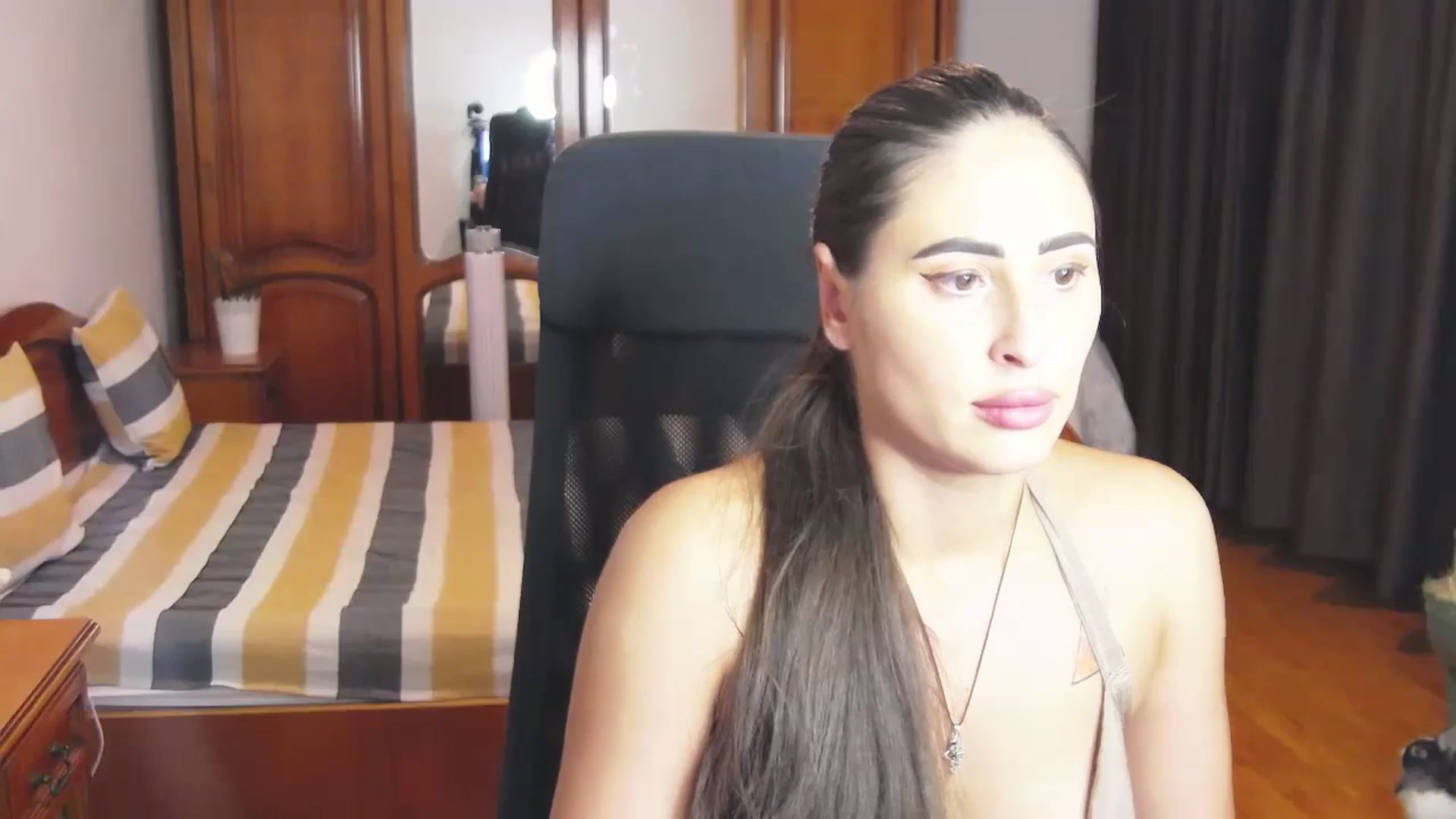 Gallery image thumbnail from MaraHari's myfreecams stream on, 06/21/2024, 20:01 image 19 of 20