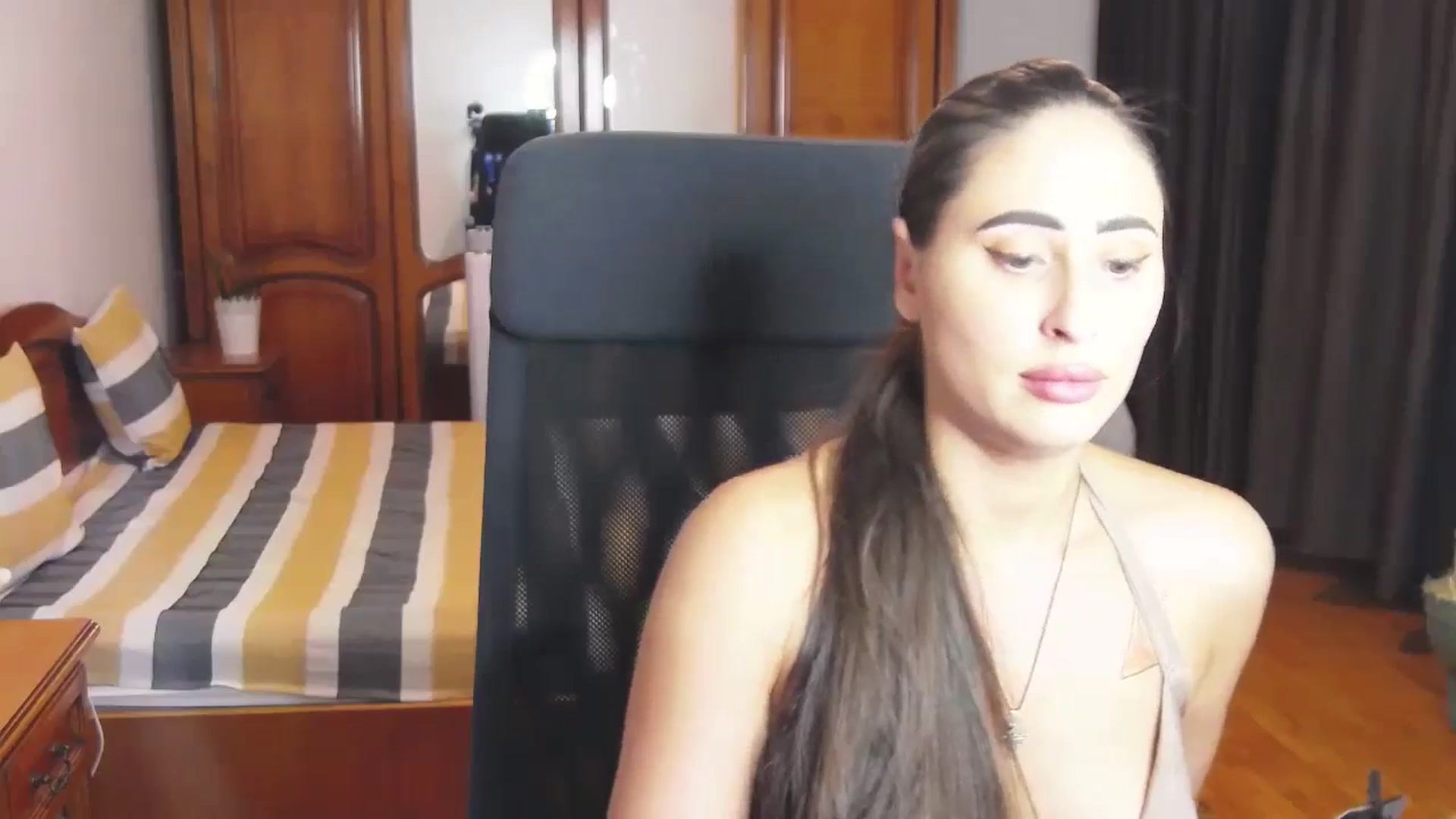 Gallery image thumbnail from MaraHari's myfreecams stream on, 06/21/2024, 20:01 image 17 of 20