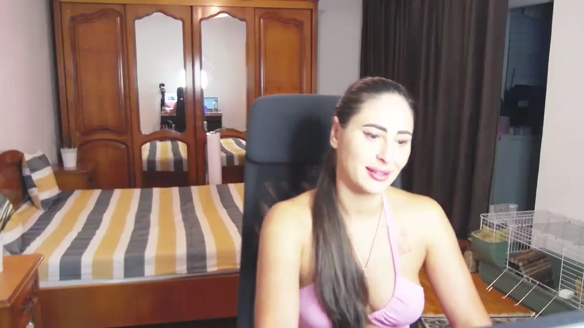 Gallery image thumbnail from MaraHari's myfreecams stream on, 06/23/2024, 18:49 image 19 of 20