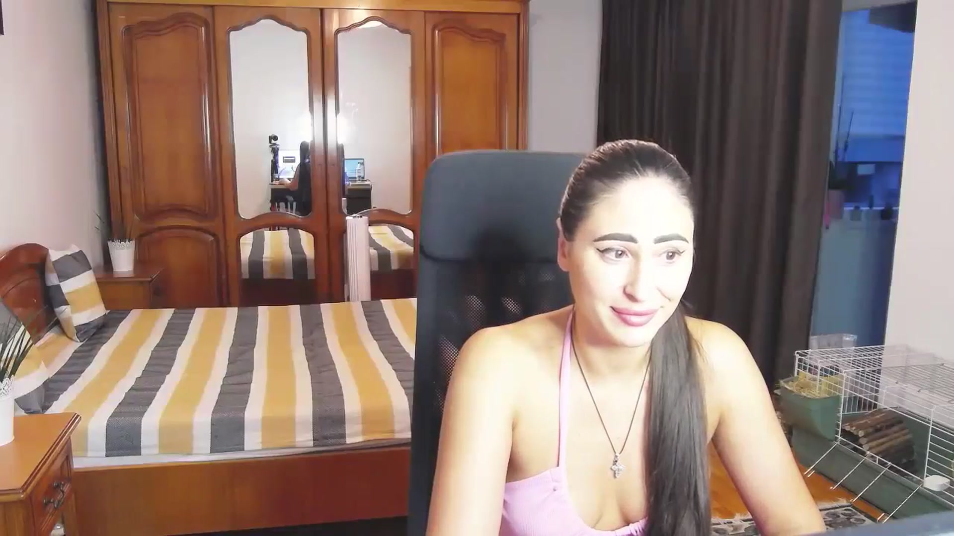 Gallery image thumbnail from MaraHari's myfreecams stream on, 06/23/2024, 18:49 image 16 of 20