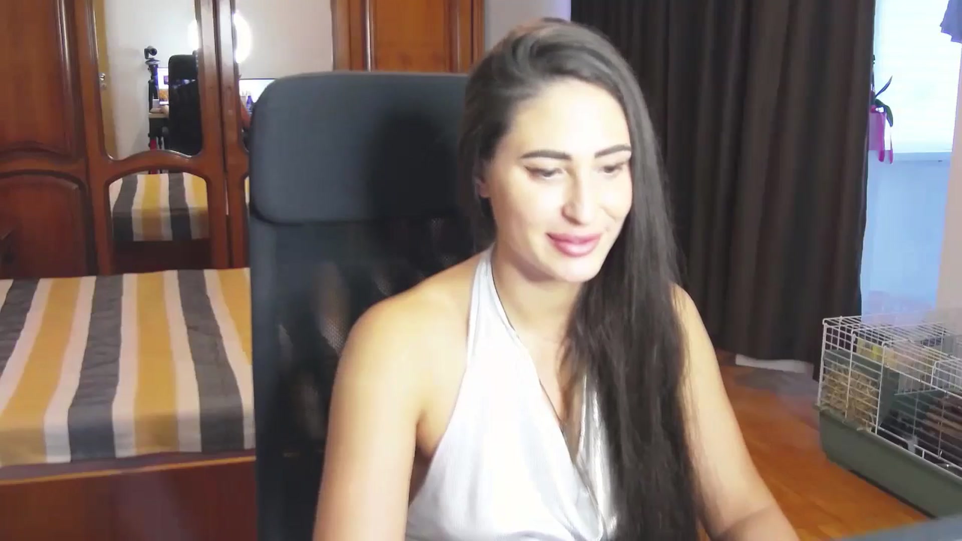 Gallery image thumbnail from MaraHari's myfreecams stream on, 06/28/2024, 17:15 image 16 of 20