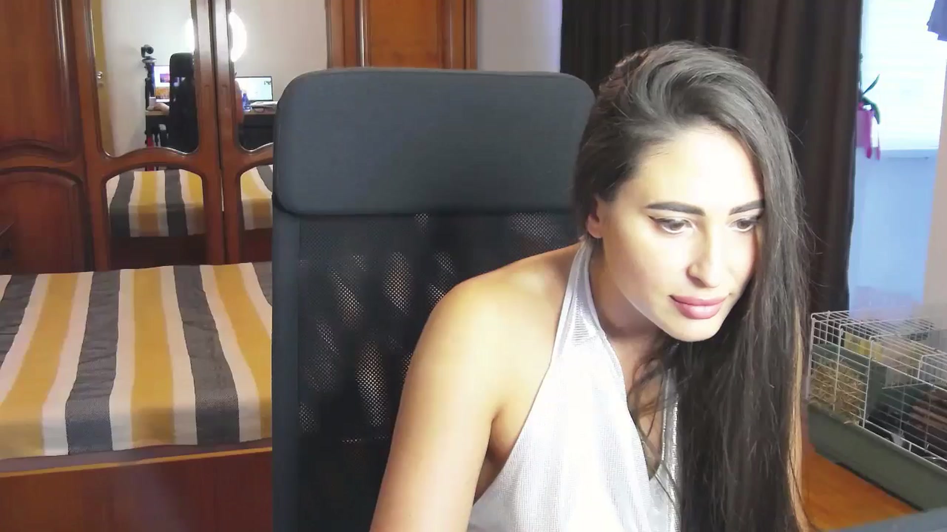 Gallery image thumbnail from MaraHari's myfreecams stream on, 06/28/2024, 17:15 image 14 of 20