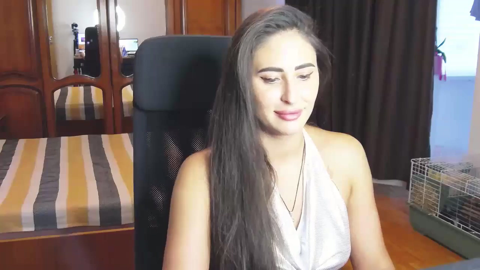 Gallery image thumbnail from MaraHari's myfreecams stream on, 06/28/2024, 17:15 image 18 of 20