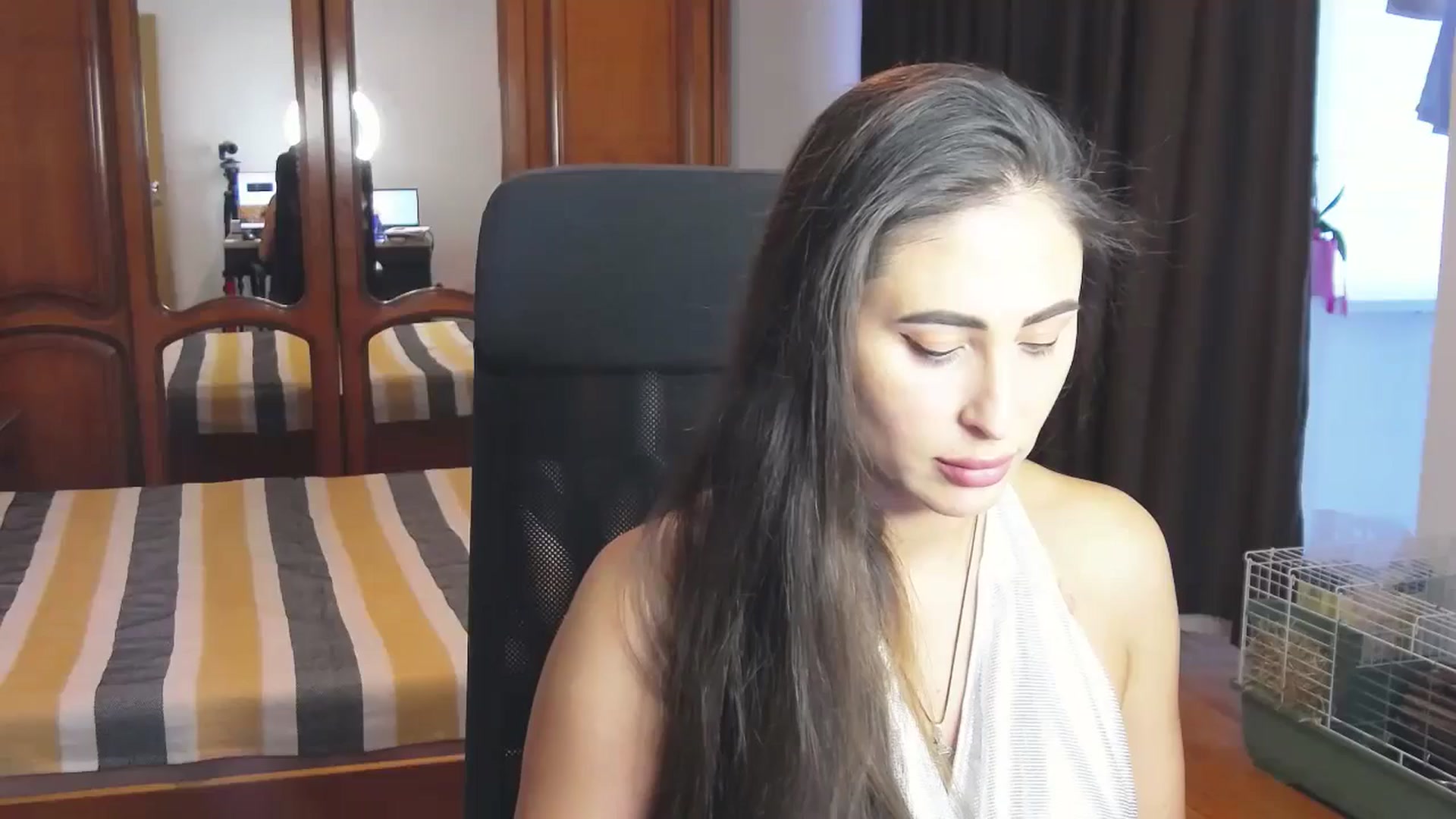 Gallery image thumbnail from MaraHari's myfreecams stream on, 06/28/2024, 17:15 image 1 of 20