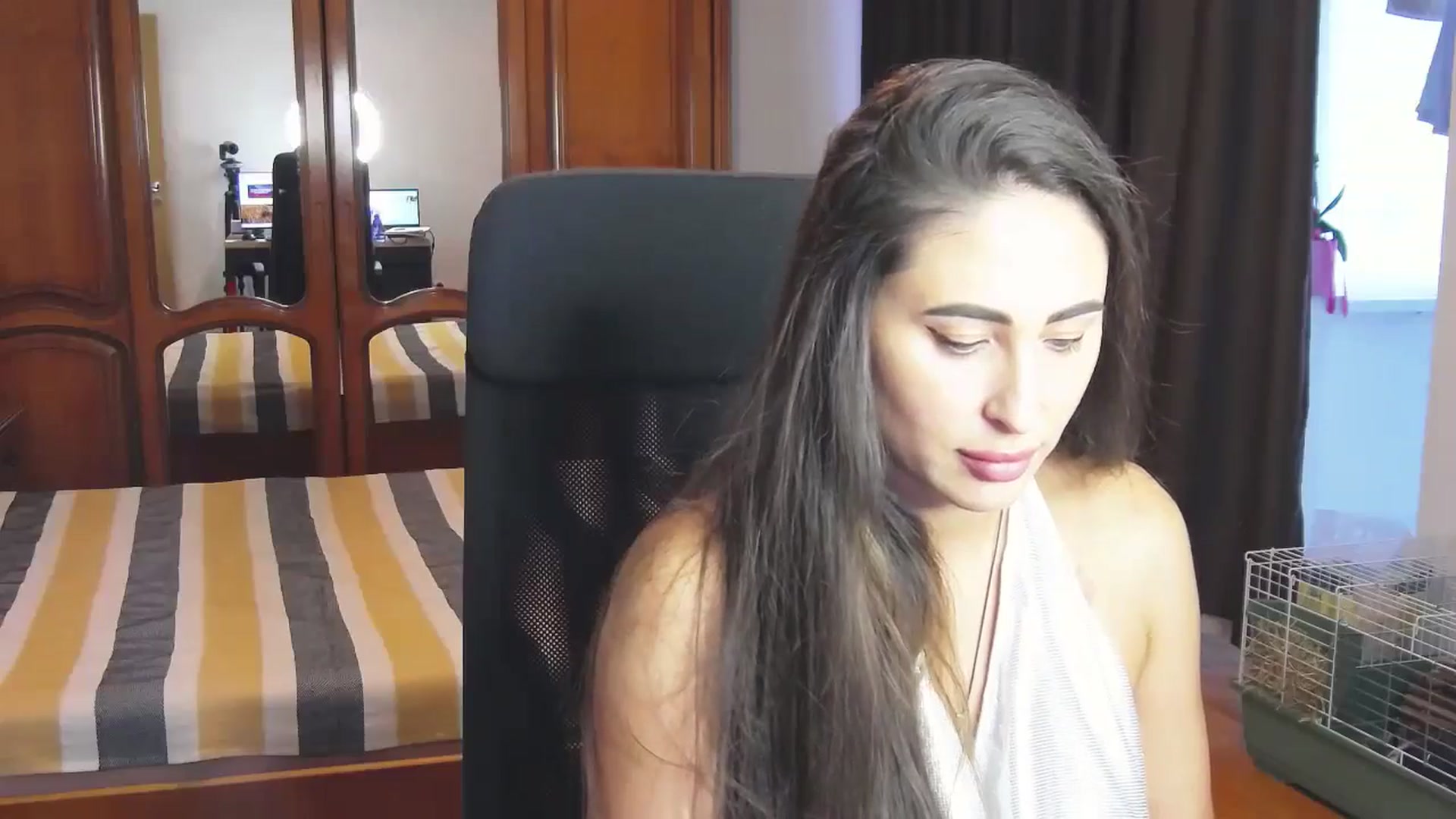 Gallery image thumbnail from MaraHari's myfreecams stream on, 06/28/2024, 17:15 image 5 of 20