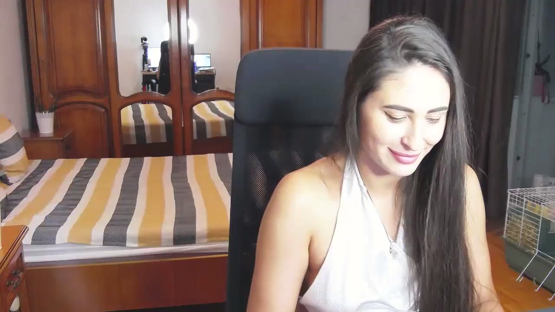 Gallery image thumbnail from MaraHari's myfreecams stream on, 06/28/2024, 20:14 image 9 of 20