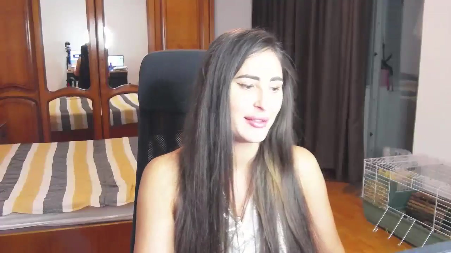 Gallery image thumbnail from MaraHari's myfreecams stream on, 06/28/2024, 20:14 image 17 of 20