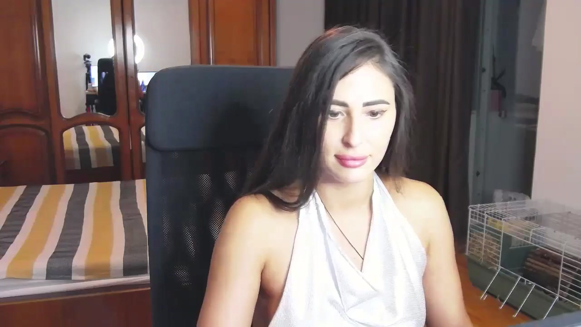 Gallery image thumbnail from MaraHari's myfreecams stream on, 06/28/2024, 20:14 image 16 of 20