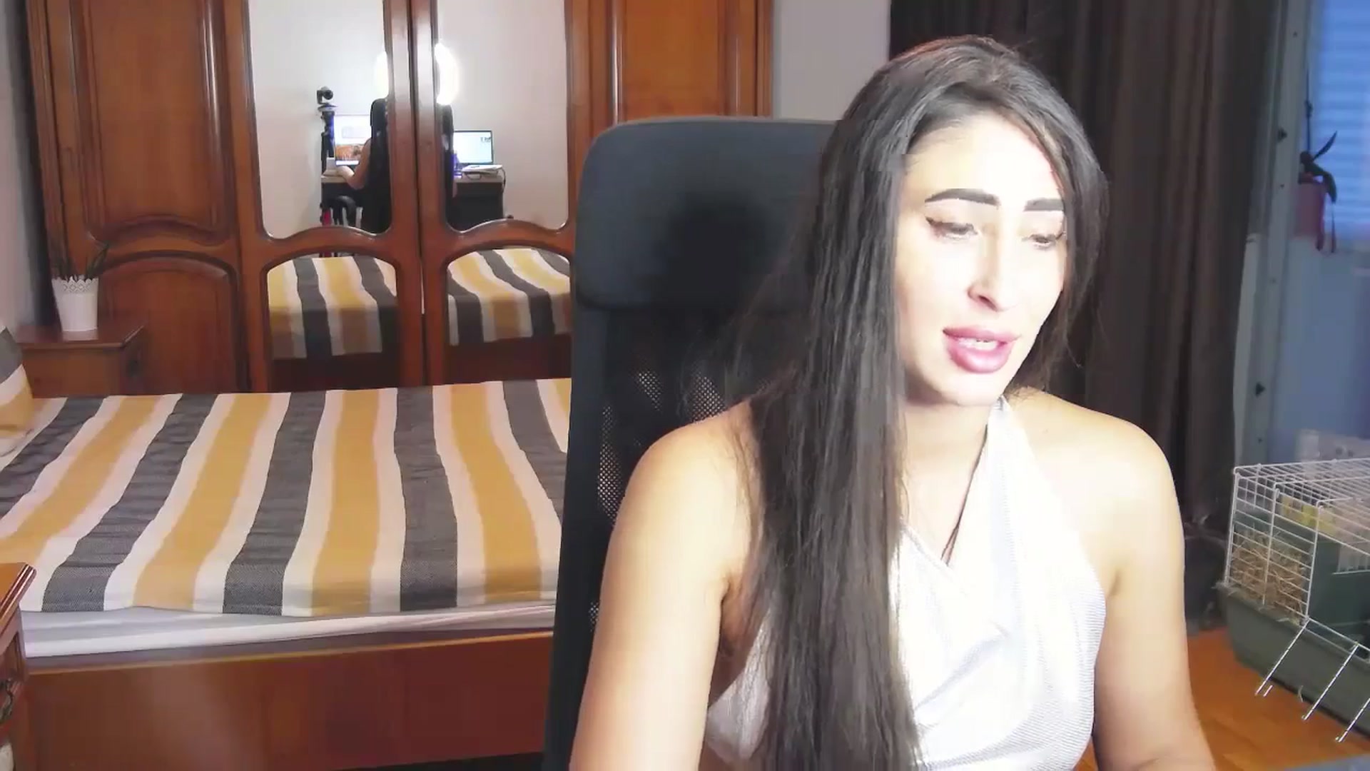 Gallery image thumbnail from MaraHari's myfreecams stream on, 06/28/2024, 20:14 image 3 of 20