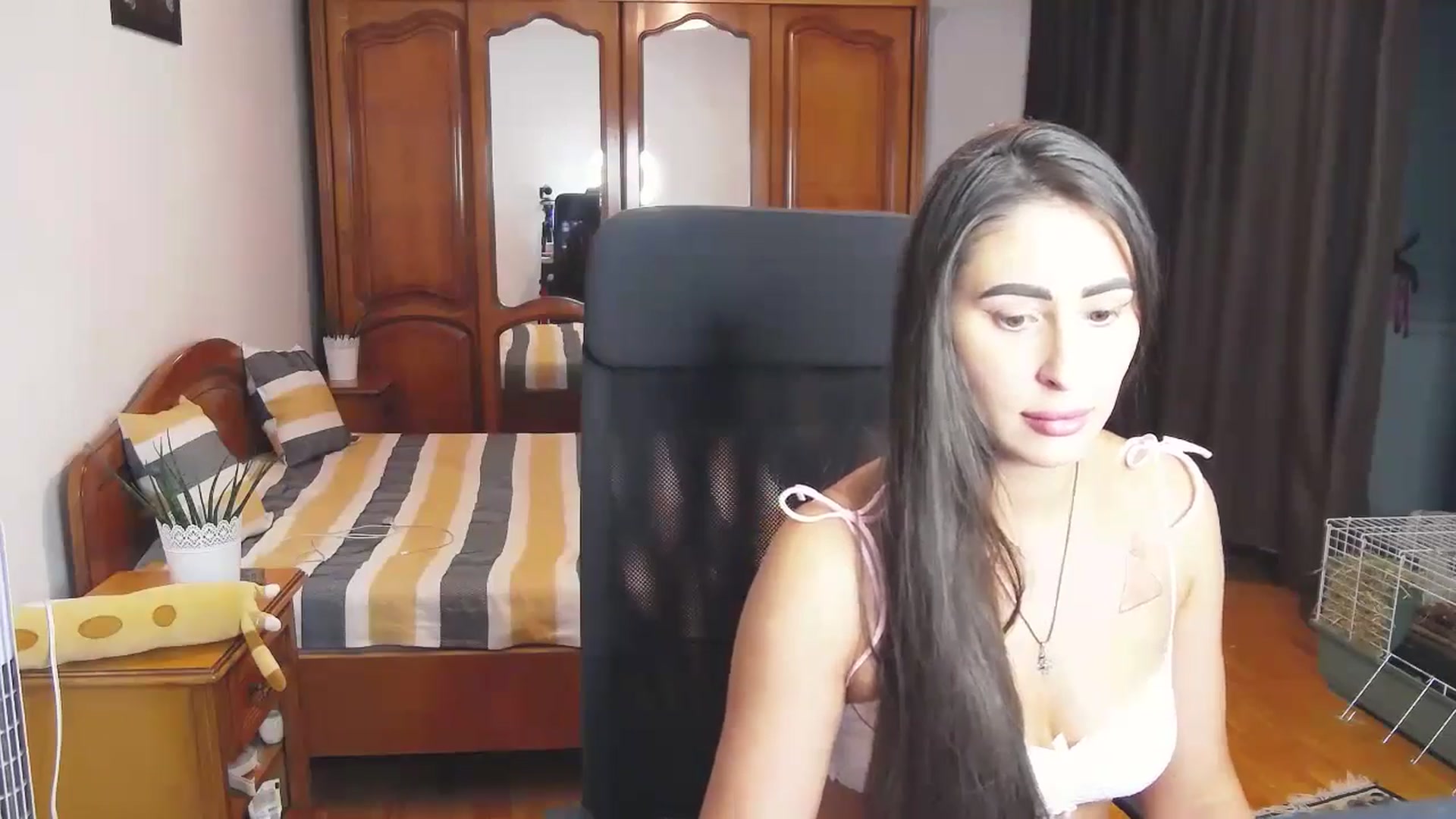 Gallery image thumbnail from MaraHari's myfreecams stream on, 06/30/2024, 19:29 image 17 of 20