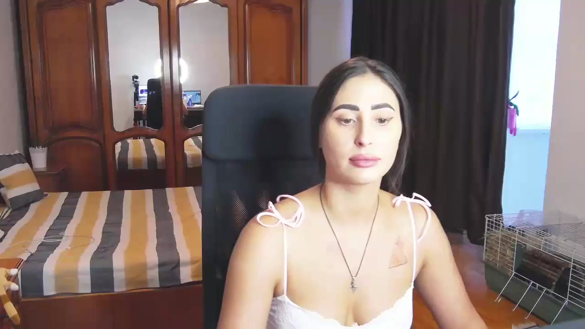 Gallery image thumbnail from MaraHari's myfreecams stream on, 06/30/2024, 19:29 image 3 of 20