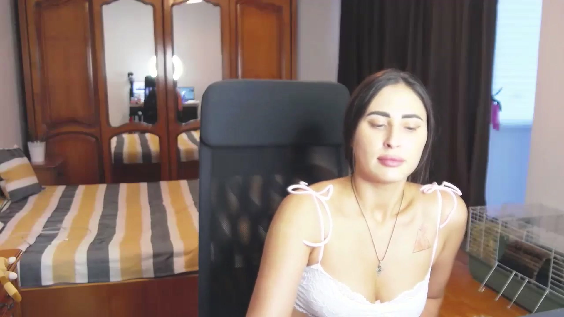Gallery image thumbnail from MaraHari's myfreecams stream on, 06/30/2024, 19:29 image 8 of 20