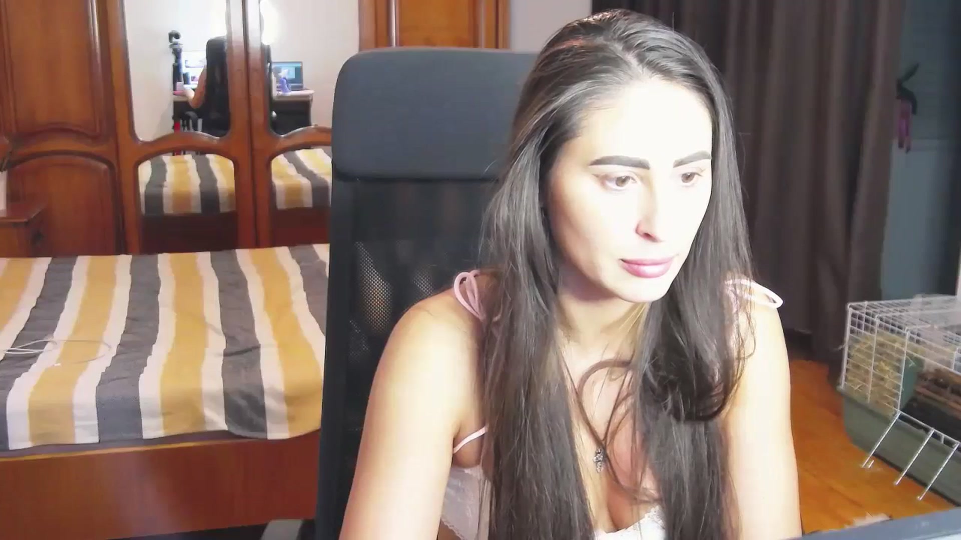 Gallery image thumbnail from MaraHari's myfreecams stream on, 06/30/2024, 20:45 image 9 of 20