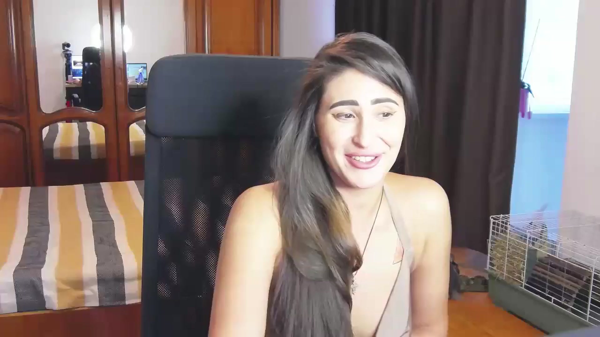 Gallery image thumbnail from MaraHari's myfreecams stream on, 07/06/2024, 17:23 image 7 of 20