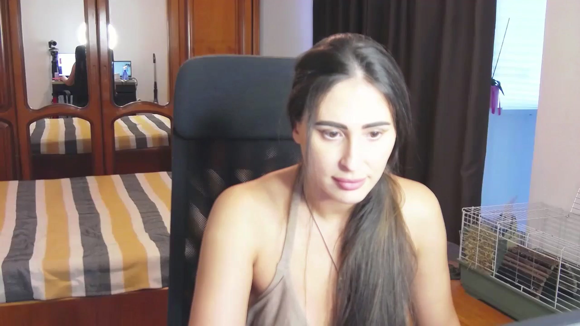 Gallery image thumbnail from MaraHari's myfreecams stream on, 07/06/2024, 17:23 image 16 of 20