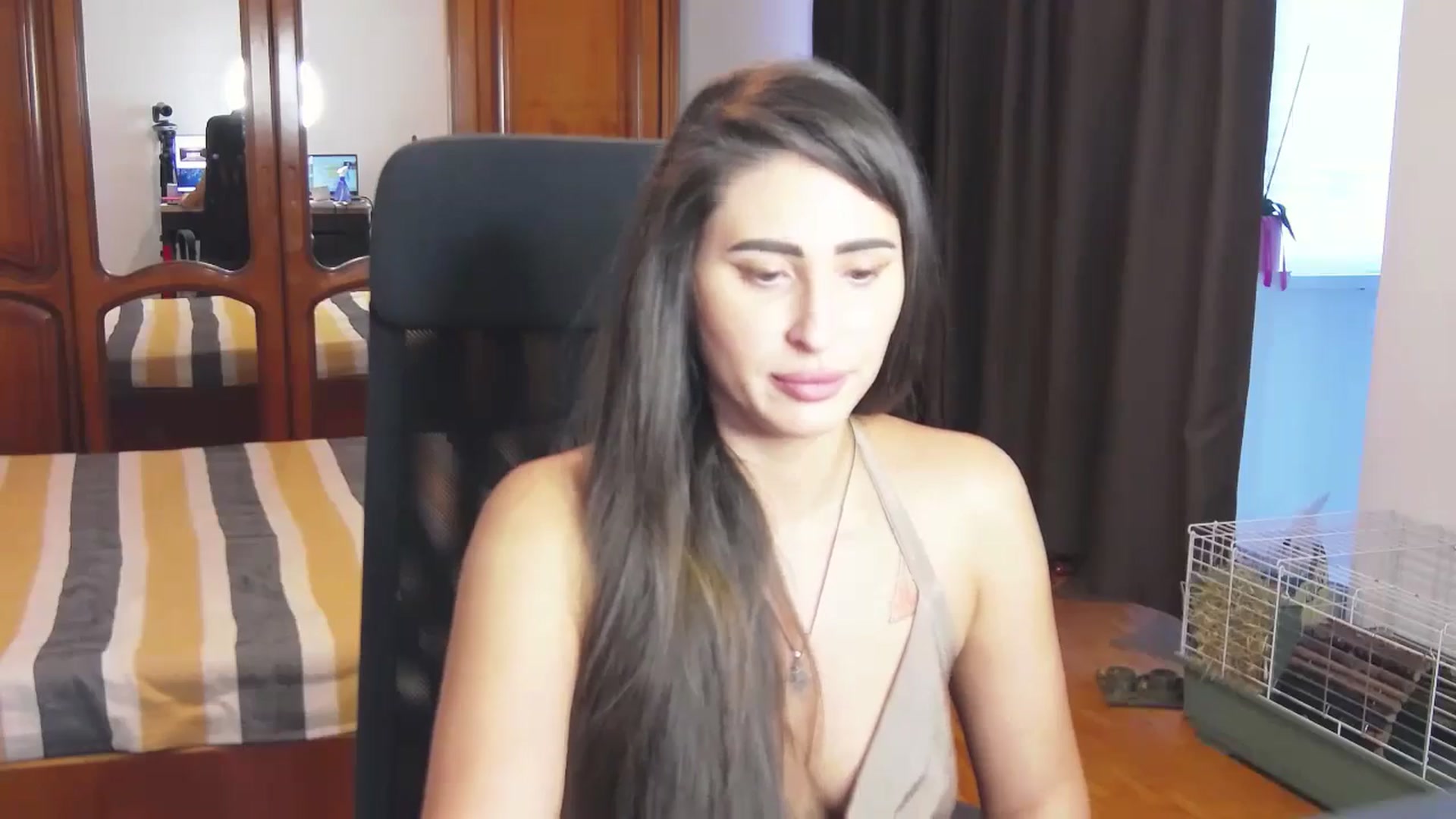 Gallery image thumbnail from MaraHari's myfreecams stream on, 07/06/2024, 17:23 image 8 of 20