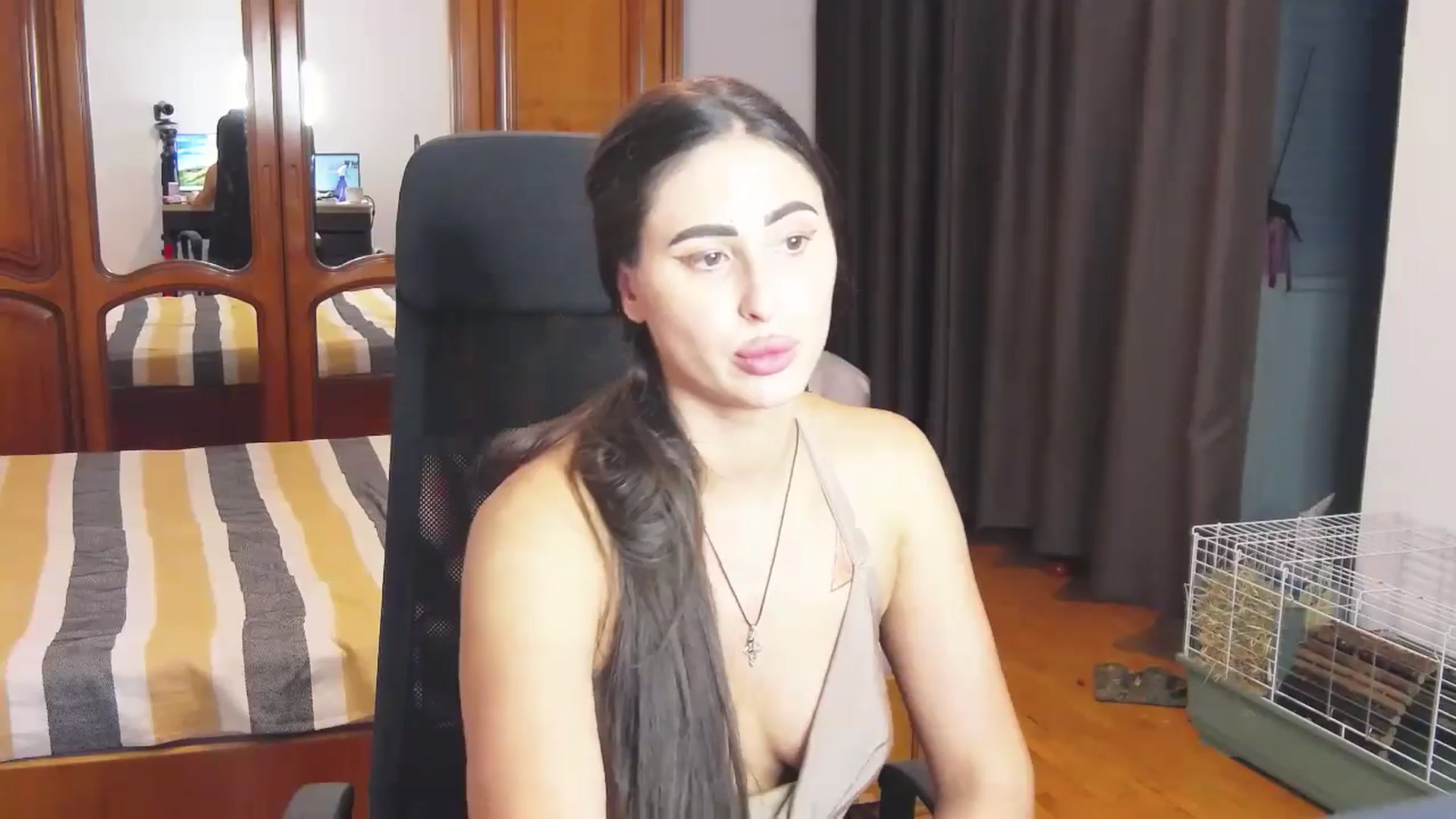 Gallery image thumbnail from MaraHari's myfreecams stream on, 07/06/2024, 19:09 image 15 of 20