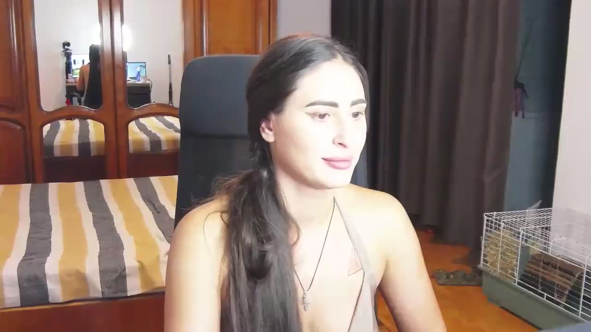 Gallery image thumbnail from MaraHari's myfreecams stream on, 07/06/2024, 19:09 image 17 of 20