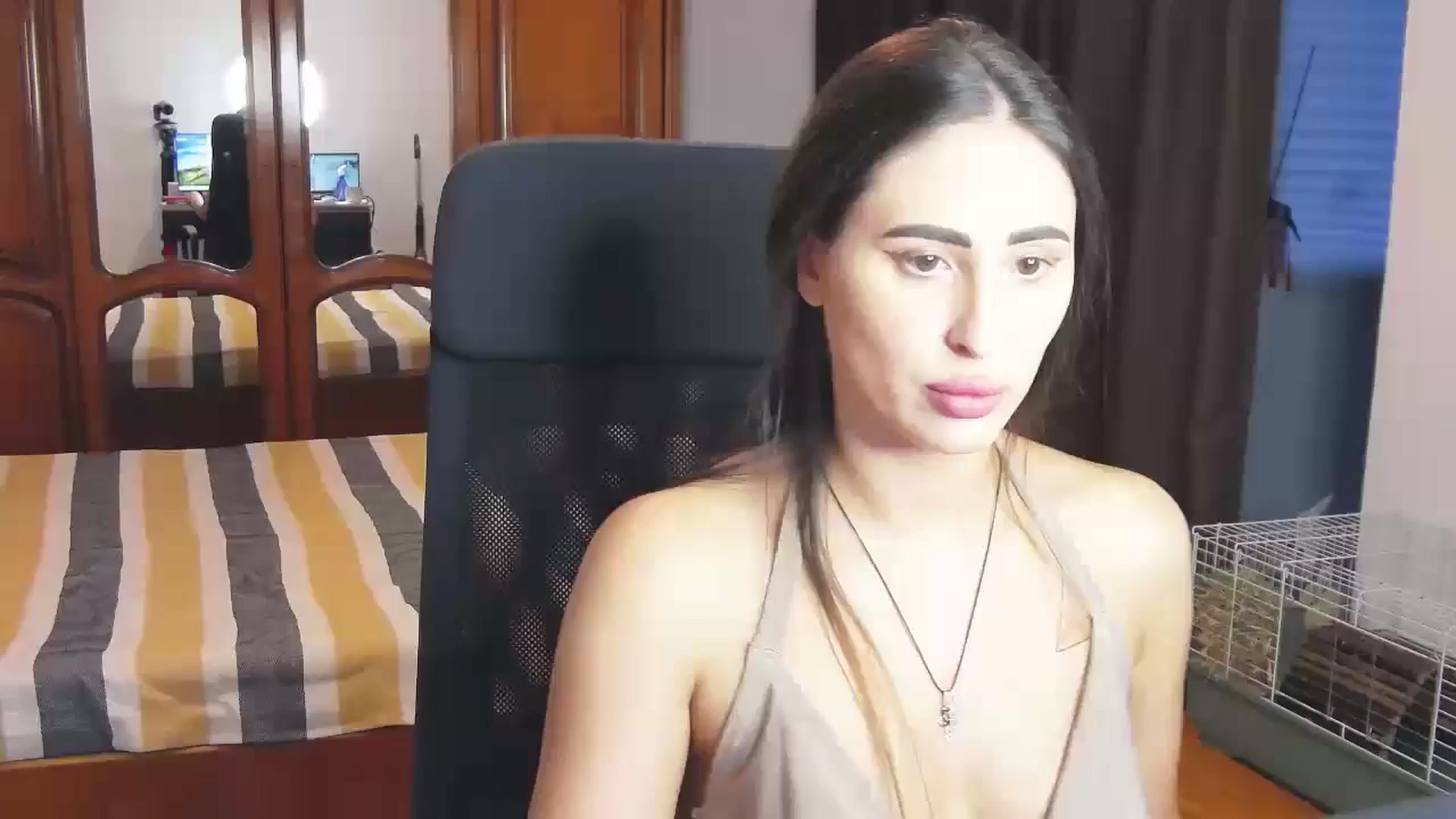 Gallery image thumbnail from MaraHari's myfreecams stream on, 07/06/2024, 19:09 image 10 of 20