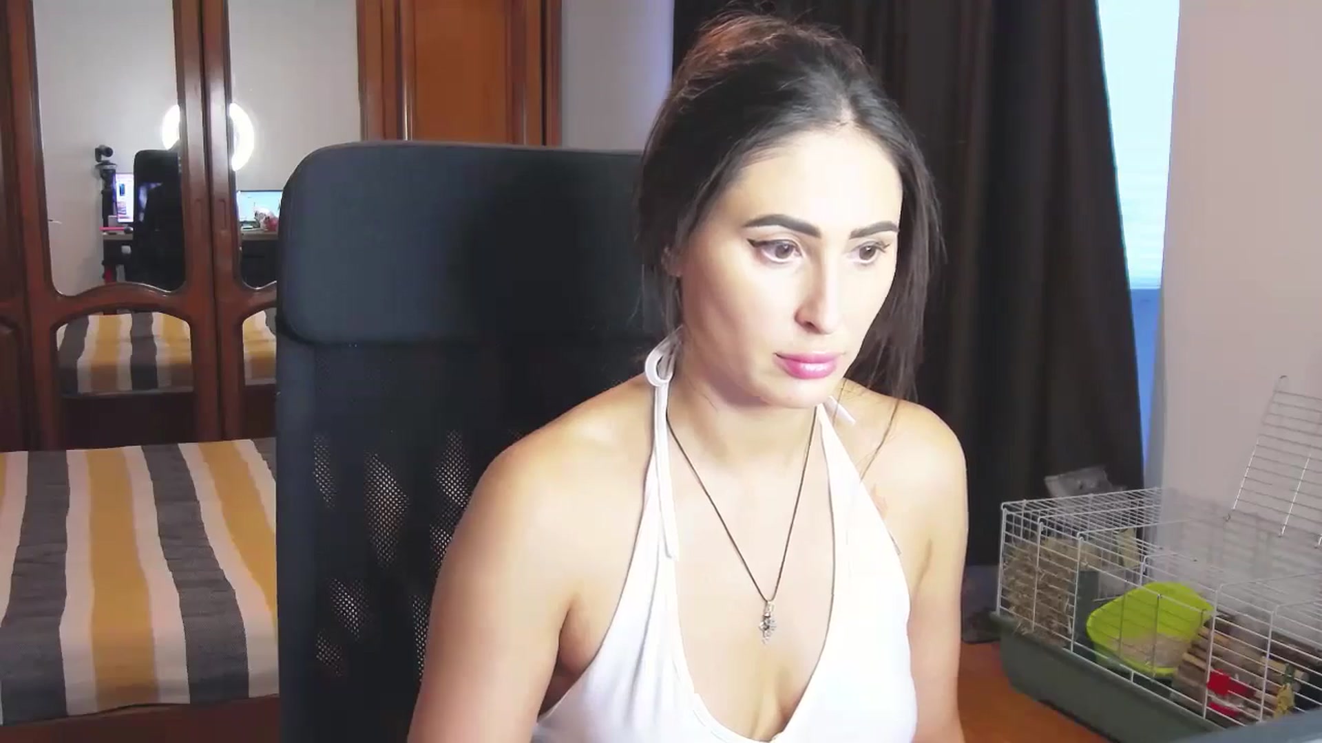 Gallery image thumbnail from MaraHari's myfreecams stream on, 07/07/2024, 19:12 image 4 of 20