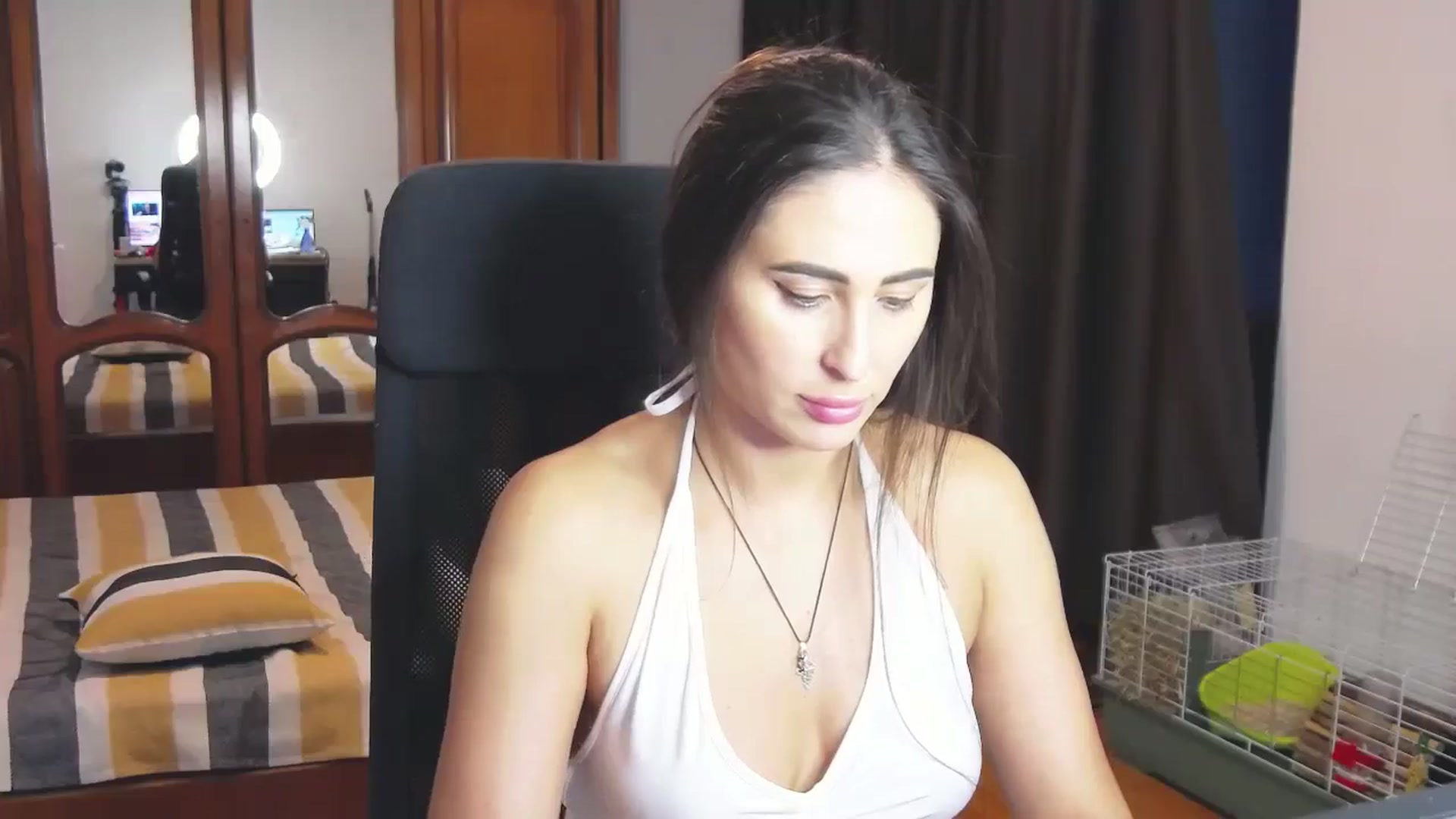 Gallery image thumbnail from MaraHari's myfreecams stream on, 07/07/2024, 19:12 image 15 of 20