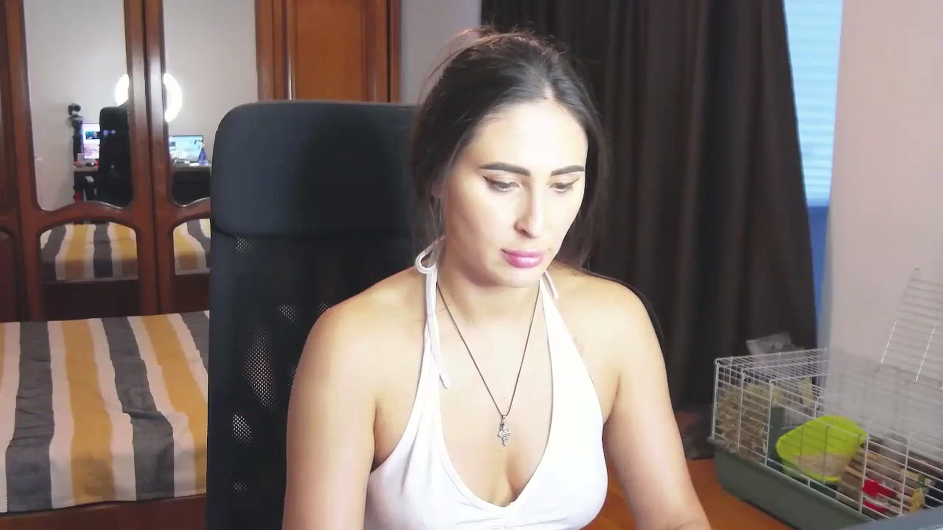 Gallery image thumbnail from MaraHari's myfreecams stream on, 07/07/2024, 19:12 image 9 of 20