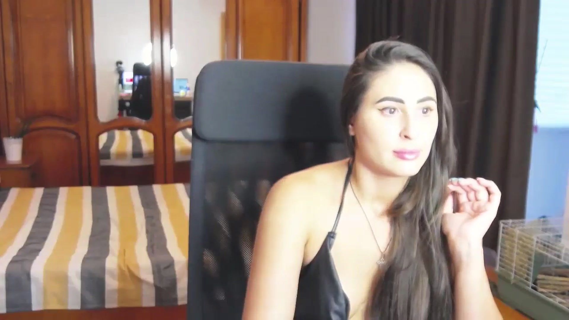 Gallery image thumbnail from MaraHari's myfreecams stream on, 07/12/2024, 17:52 image 15 of 20