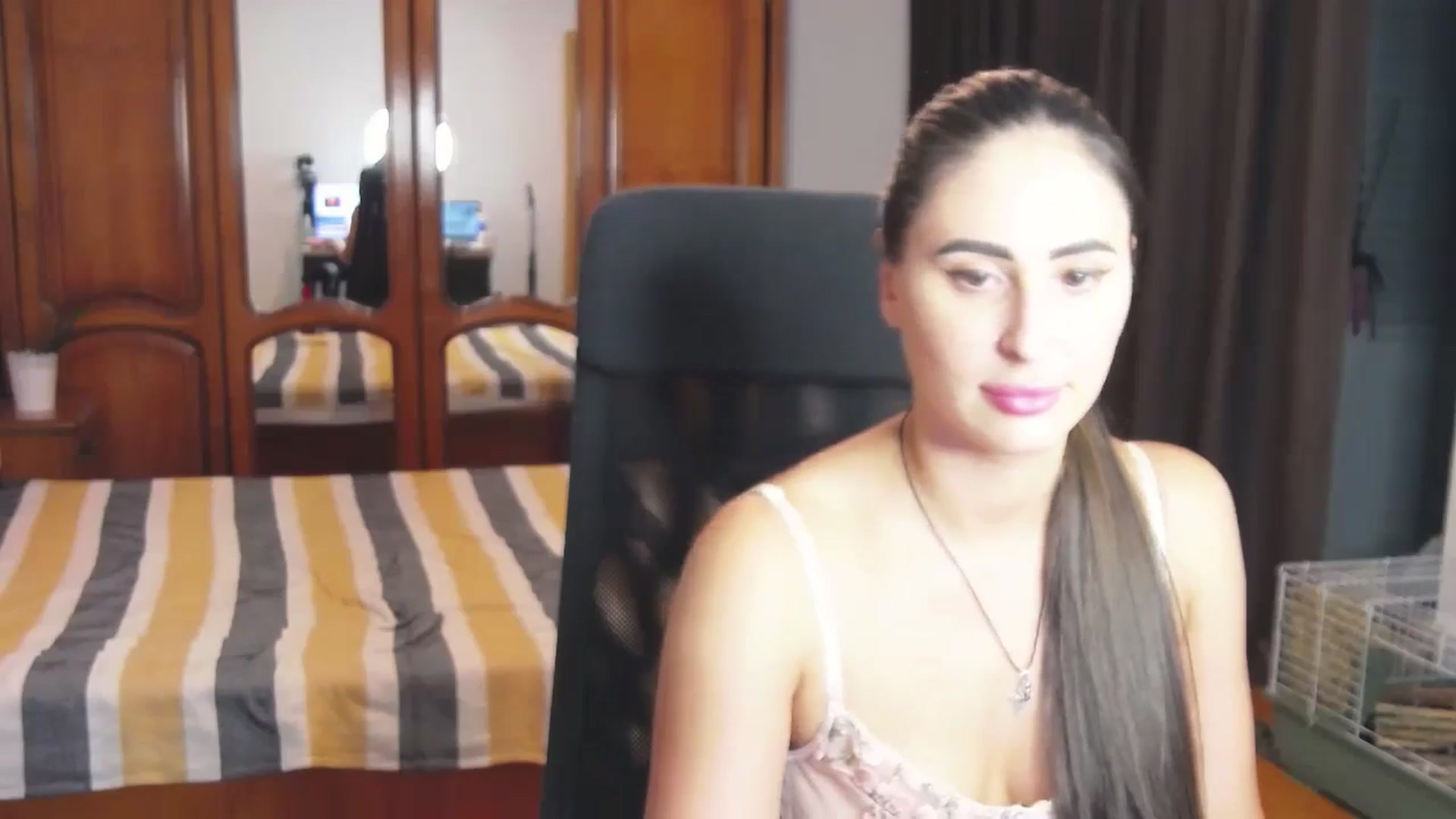 Gallery image thumbnail from MaraHari's myfreecams stream on, 07/12/2024, 19:22 image 11 of 20
