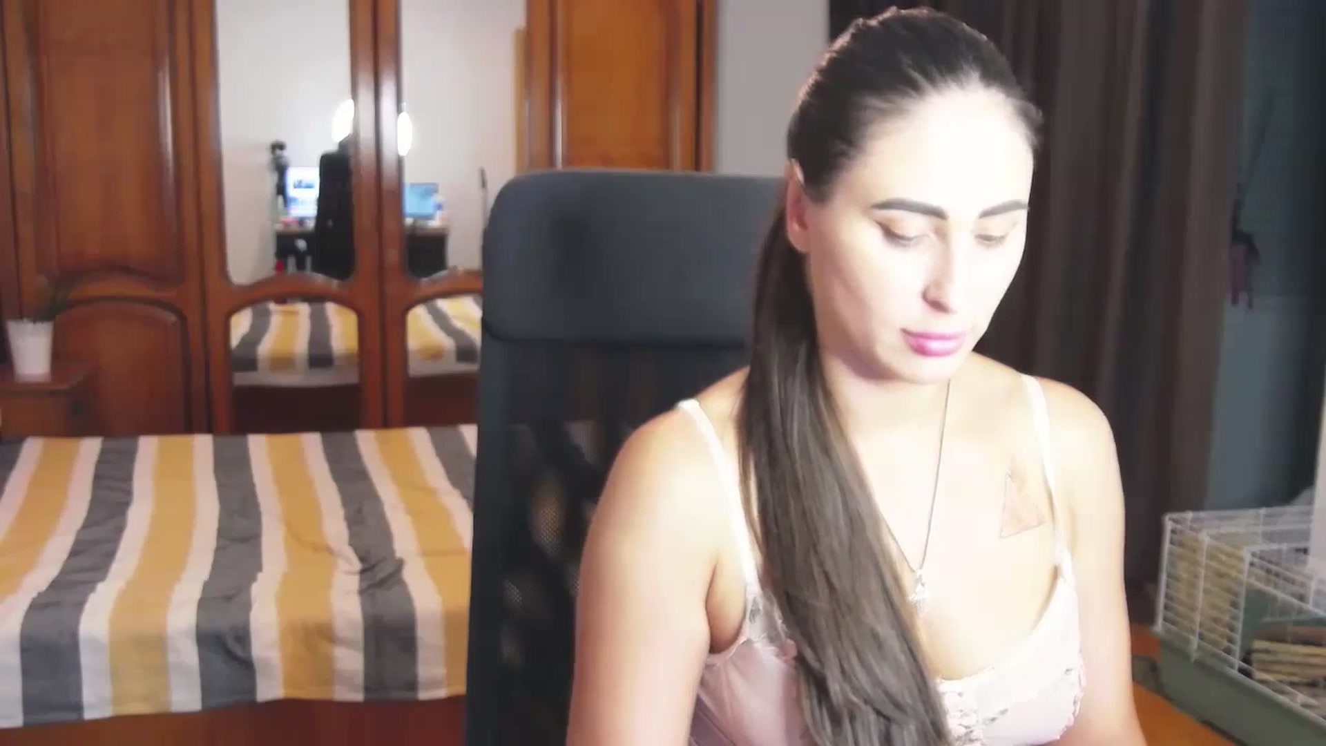 Gallery image thumbnail from MaraHari's myfreecams stream on, 07/12/2024, 19:22 image 19 of 20